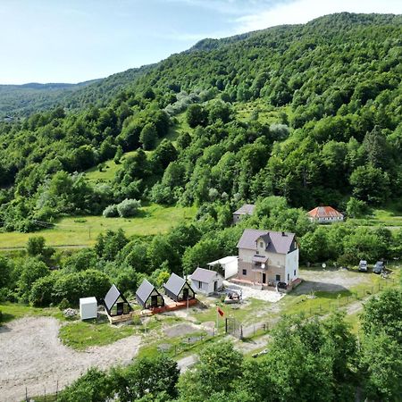 Vita Guesthouse Bajram Curri Eksteriør bilde