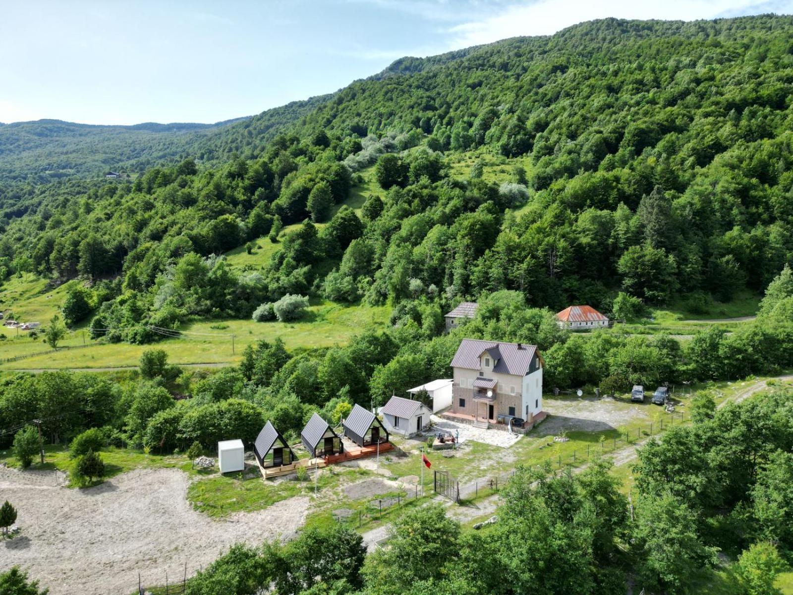 Vita Guesthouse Bajram Curri Eksteriør bilde