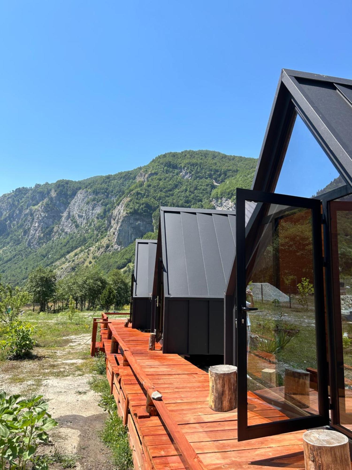 Vita Guesthouse Bajram Curri Eksteriør bilde