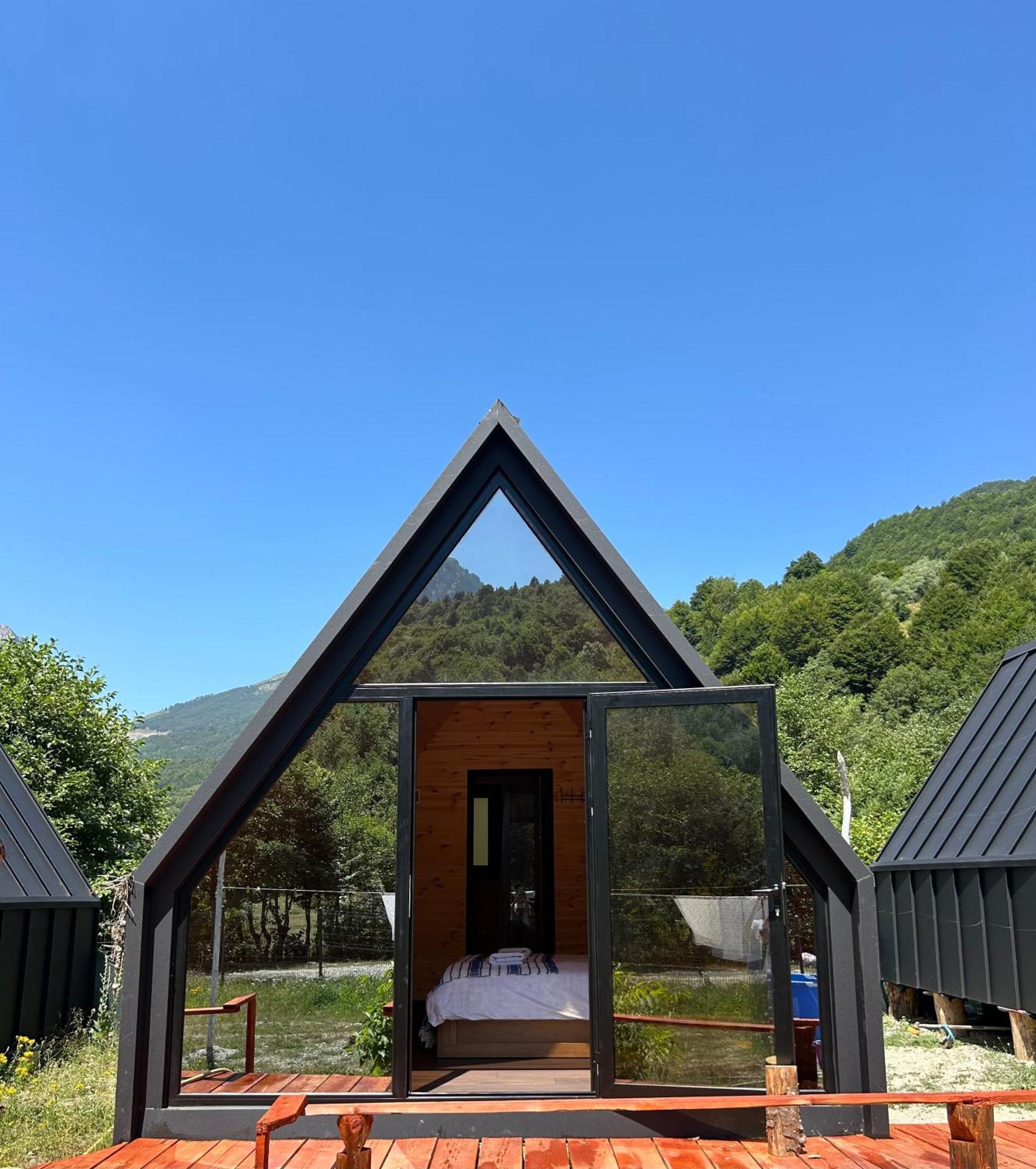 Vita Guesthouse Bajram Curri Eksteriør bilde